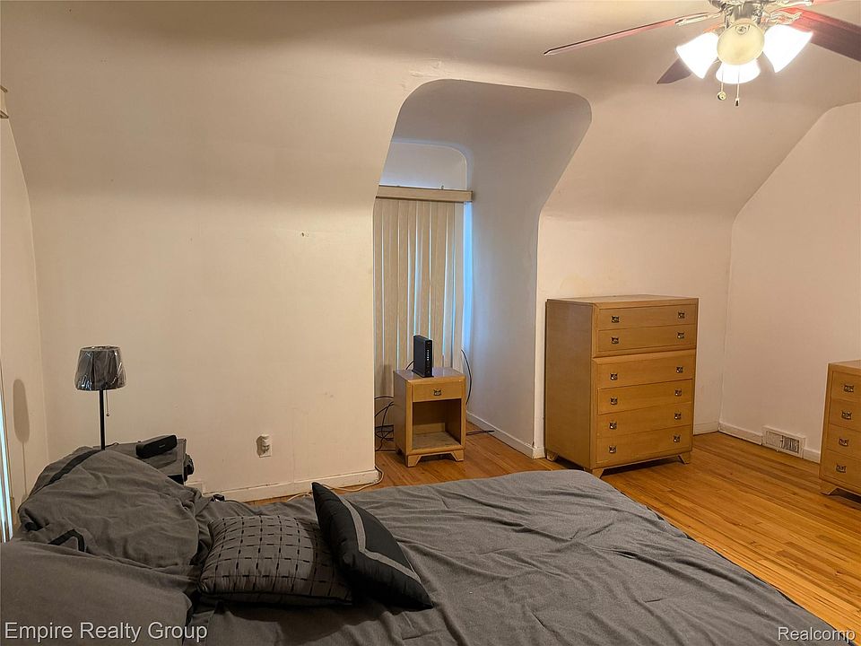 1260 Strathcona Dr, photo 21