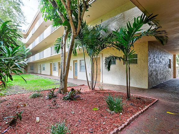 4th image of 4211 NW 41st St APT 107