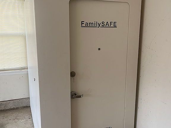 4th image of 23 W Stadium Rd S