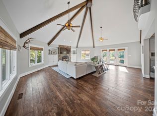 271 44th Avenue Cir NW, Hickory, NC 28601