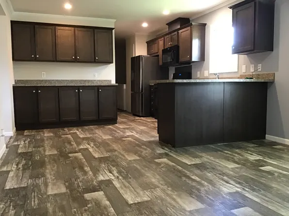 253 Valley Oak Dr #243, Coopersville, MI 49404