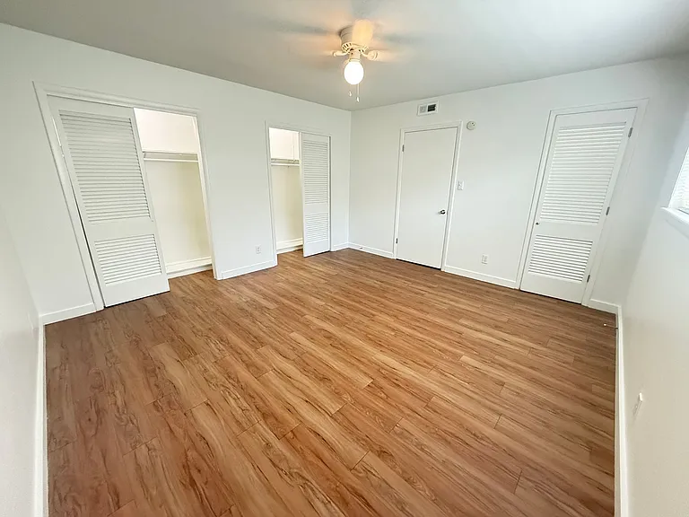 Lorrain Apartments — Photo 15