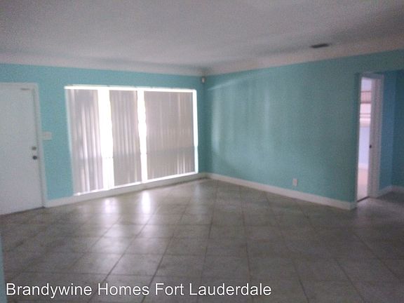 4th image of 1720 NE 42nd St