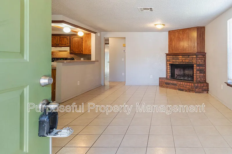 2 bed, 2.0 bath, 951 sqft, $1,150 — Photo 3