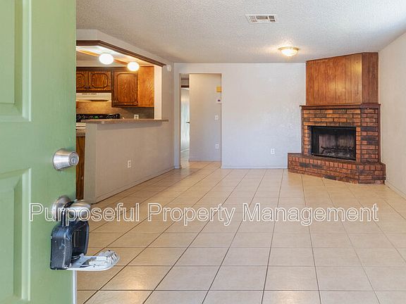 3rd image of 930 SW 63rd St