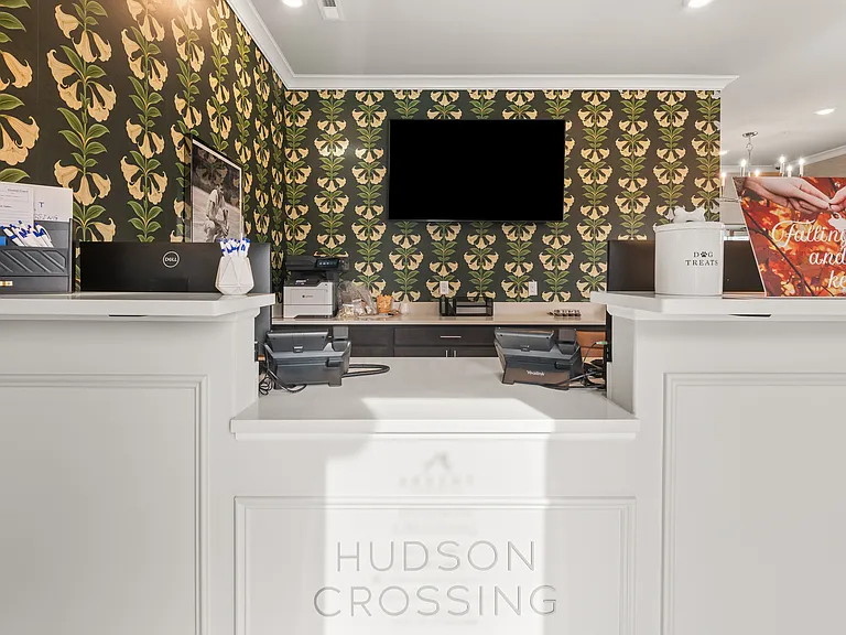 Hudson Crossing — Photo 10