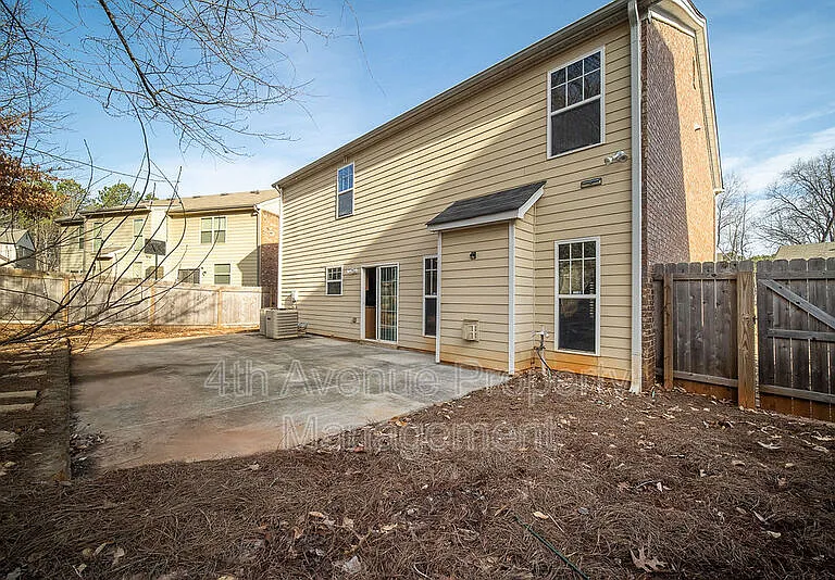 2437 Peach Shoals Cir — Photo 2