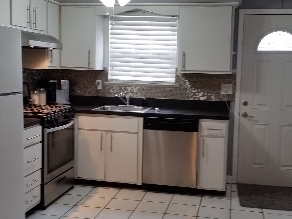 1st image of 435 Klondike Ave Floor 1
