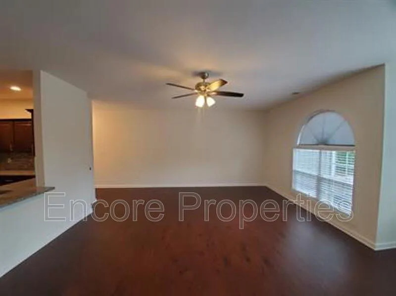 2 bed, 2.0 bath, 1250 sqft, $1,595 — Photo 4