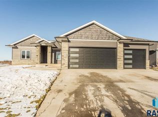 9604 W Dragonfly Dr, Sioux Falls, SD 57106