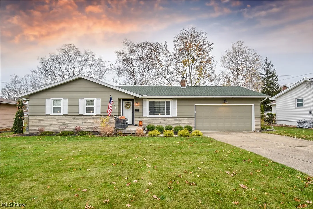 2253 Sprucewood Dr photo 1