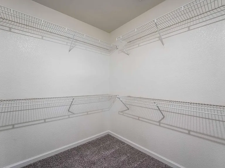 2608 Autumn Blaze Ave — Photo 31