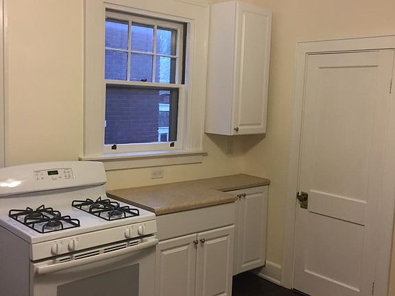 5th image of 2002 Glenway Avenue # First Floor