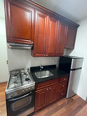 Rented by Bond New York | media 24