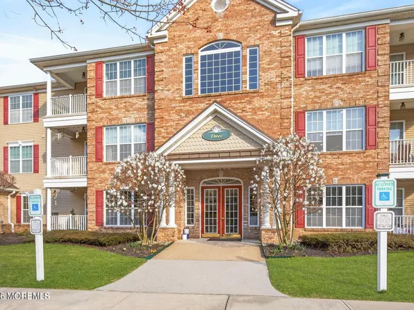 326 Sophee Lane, Lakewood, NJ 08701