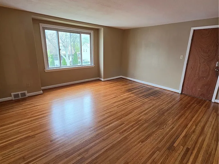 351 Stillwell Ave — Photo 3