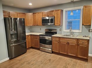 202 Hope St APT 3, Fall River, MA 02721