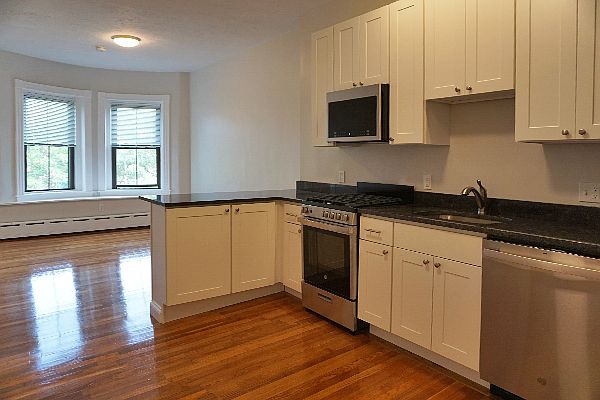 1st image of 125 Willow St #114-4