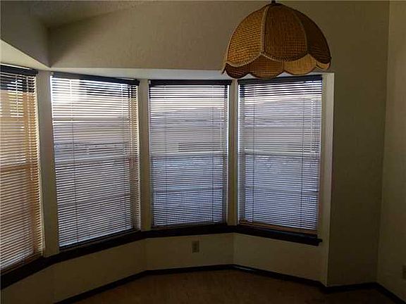 5th image of 916 Agua Caliente Dr