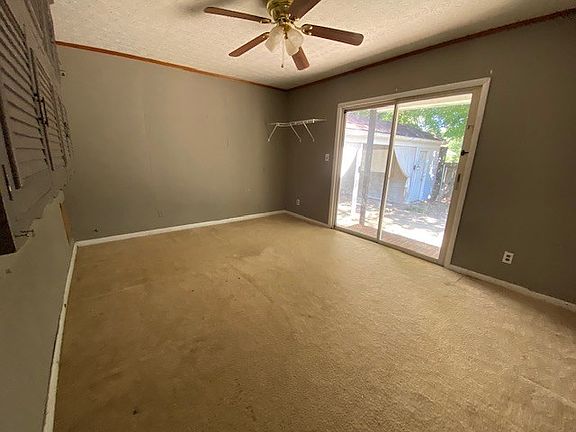 5th image of 364 McLeod Ave