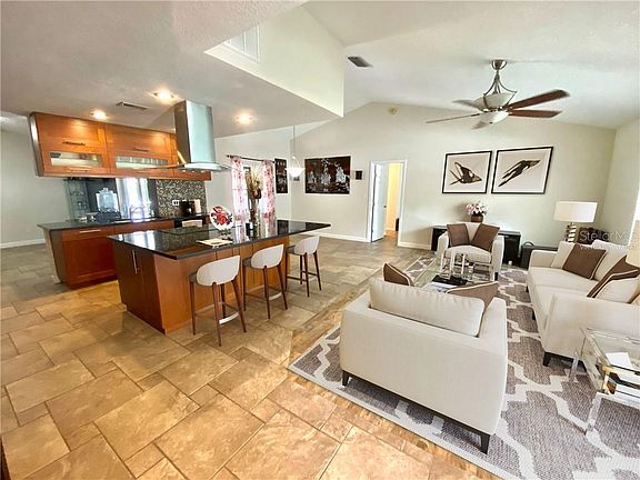 3rd image of 8107 Wellsmere Cir