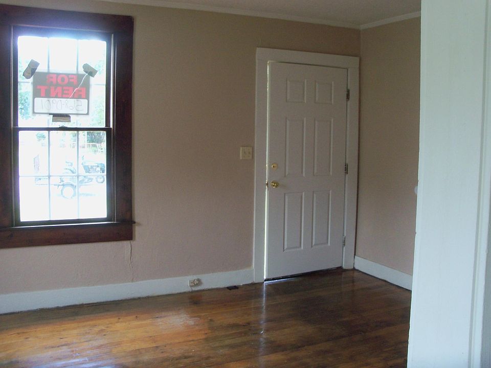 1st image of 2211 Suffolk St