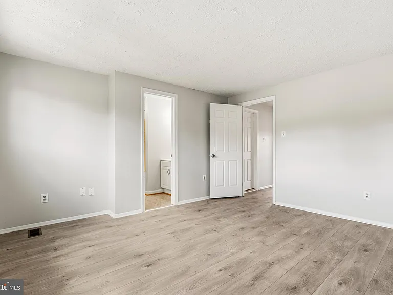 4600 Brentleigh Ct — Photo 24