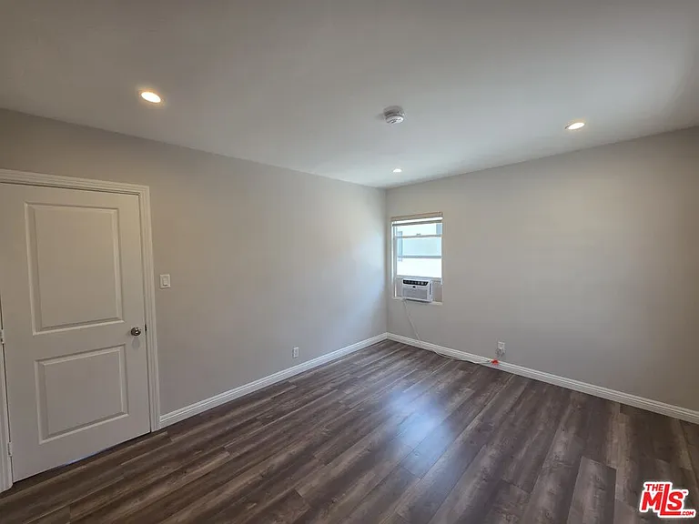 2012 S Holt Ave #2014 — Photo 28