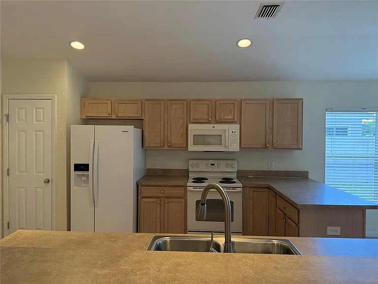 4304 SW 54th Ct — Photo 6