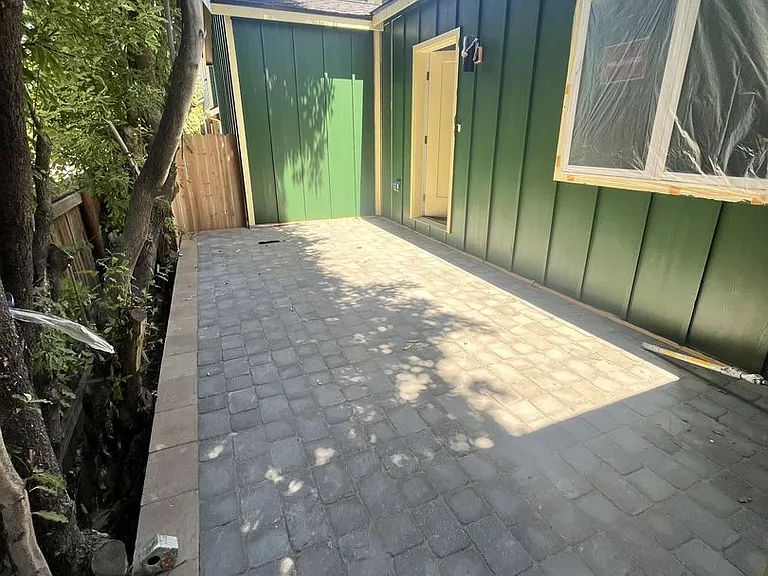 424 South St #B — Photo 2