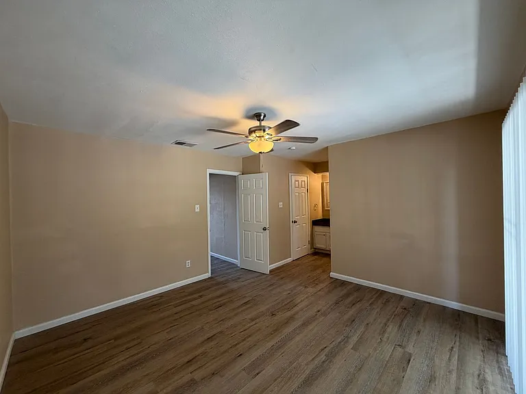 4226 Walnut Hills Dr #4 — Photo 25