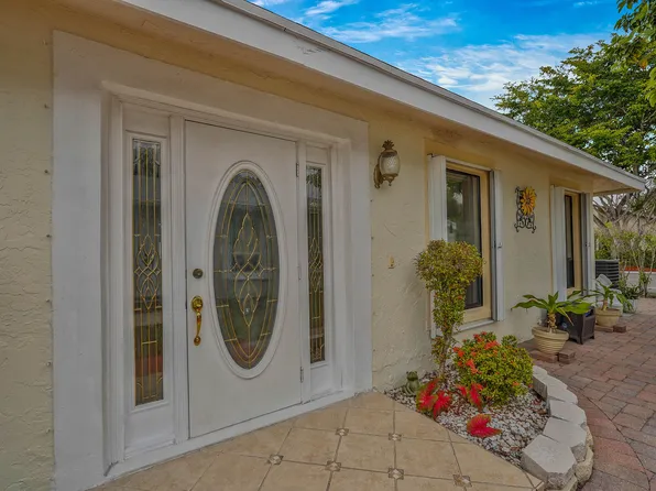 7512 Ace Road N, Lake Worth, FL 33467