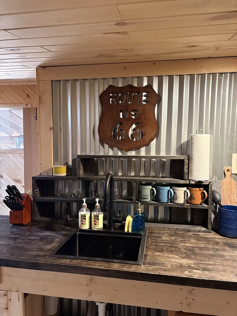 Charming private loft guest house — Photo 3