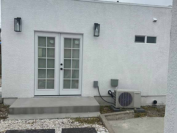 2nd image of 1718 W 83rd St