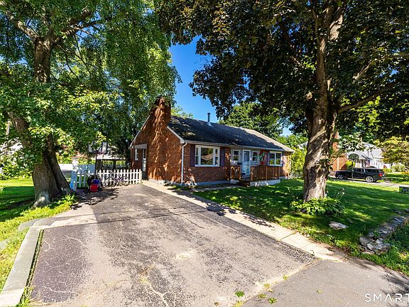 3rd image of 30 Hemlock Street