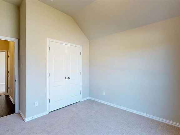 3rd image of 1413 Daffodil Ct