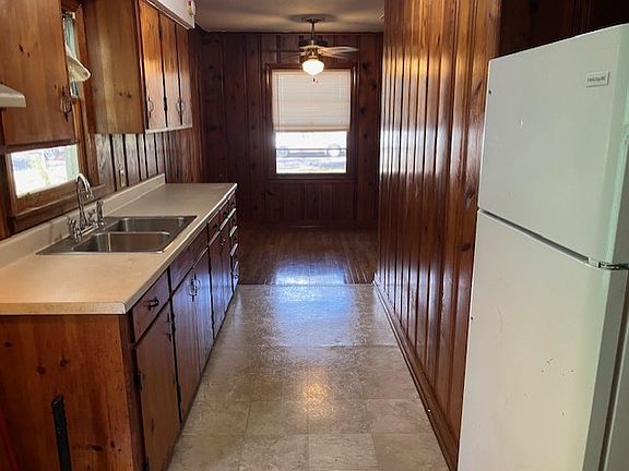 4th image of 2055 North Dr