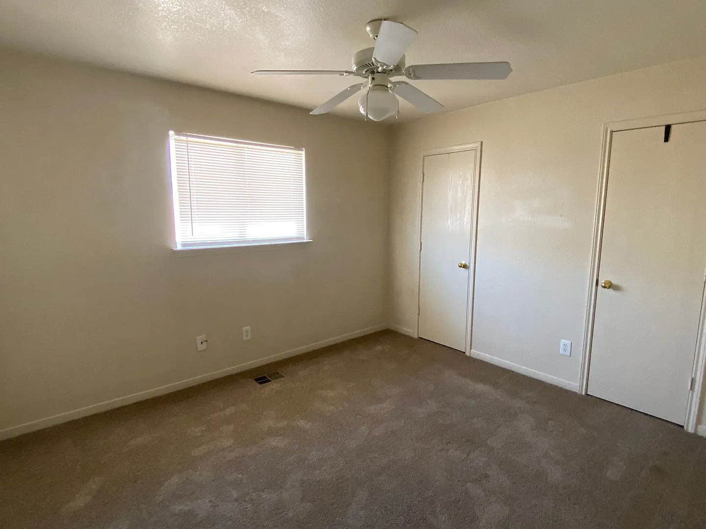 3202 Hereford Ln — Photo 4
