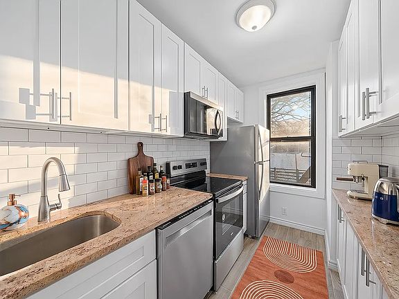 3rd image of 337 18th St APT 1