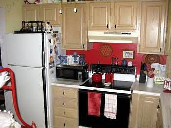 3rd image of 8 Beach St #O