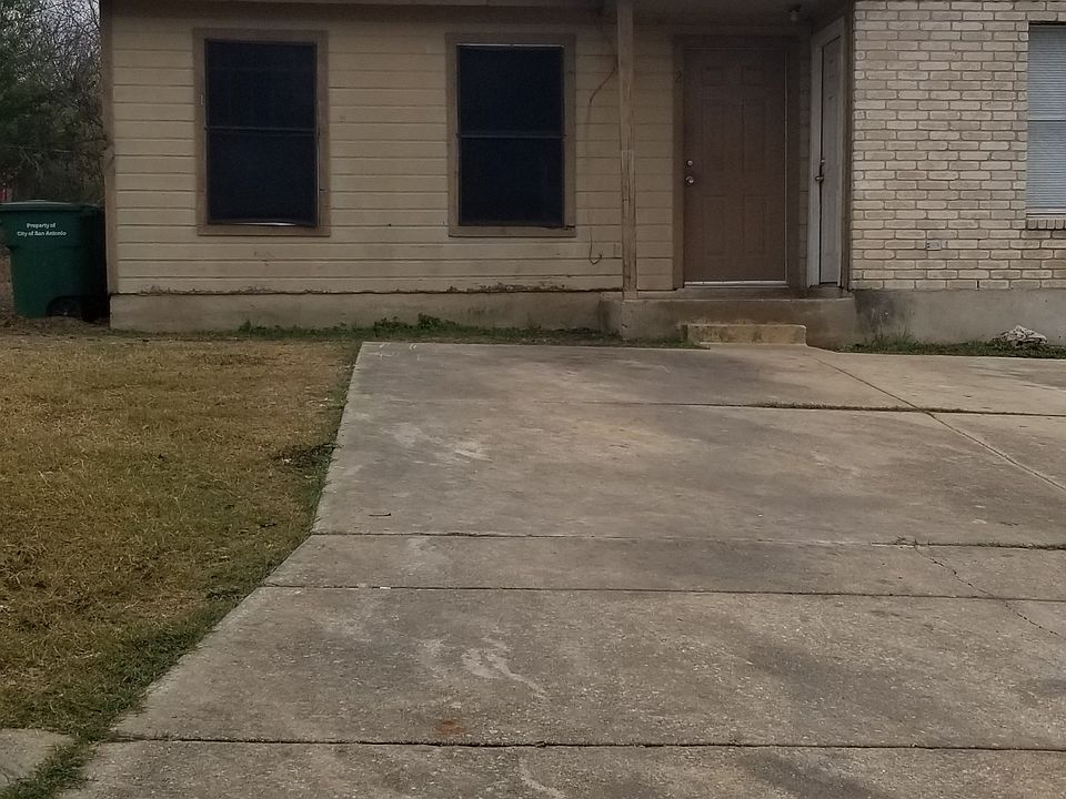 1st image of 4214 Woodmanor Dr APT 1