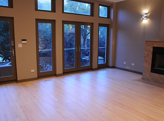 3rd image of 1328 N Leavitt St #2NDFL