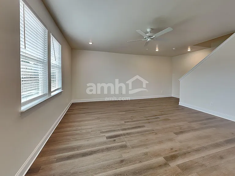 3327 Emzy Dr — Photo 8