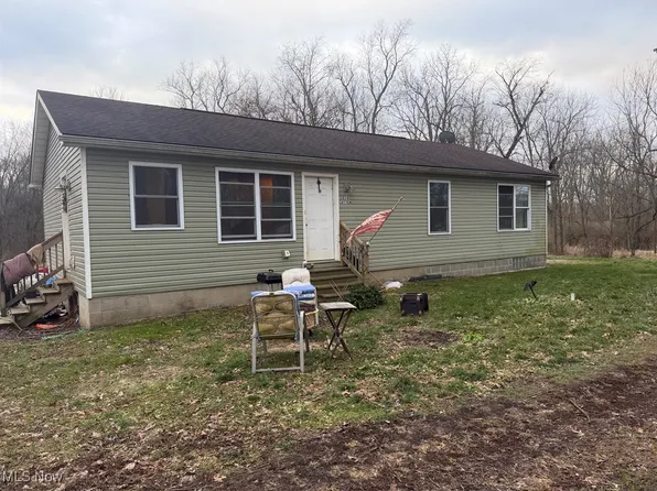 5854 Cutten Ave, North Lawrence, OH 44666