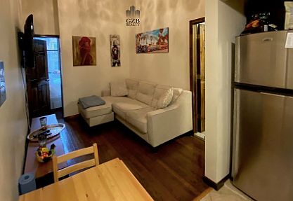3rd image of 28 Saint Marks Pl APT 3B