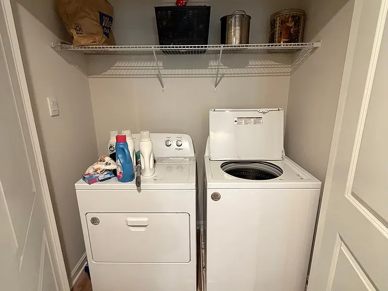 335 Locust Run Dr — Photo 17