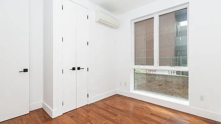 Rented by Nooklyn NYC LLC | media 23