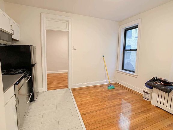 4th image of 25-21 31st Ave #C11