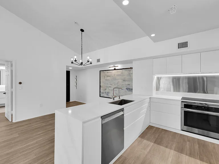 272 Village Blvd #7304 — Photo 1