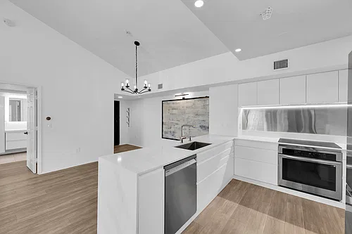 272 Village Blvd Photo 1
